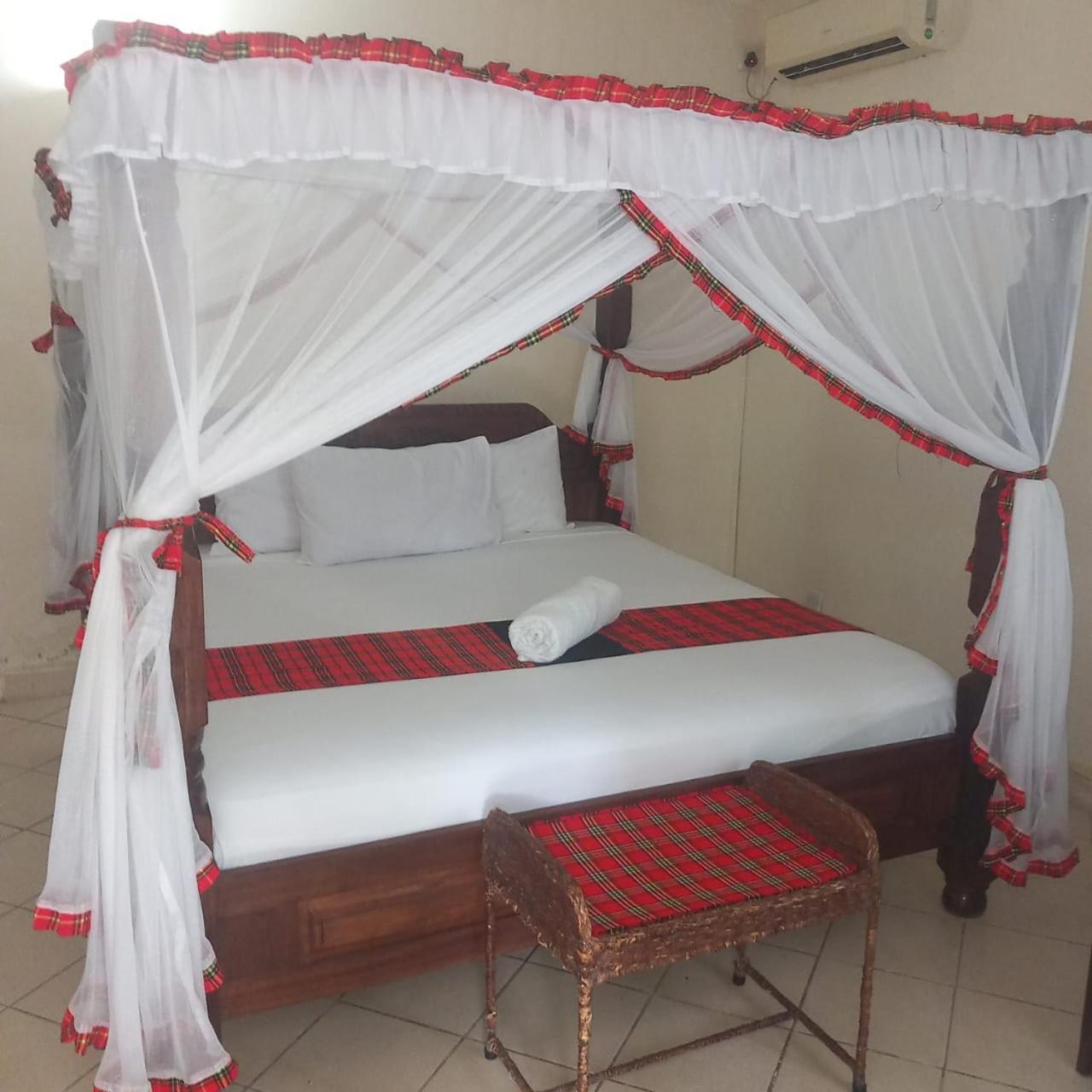 Maasai Resort Момбаса Экстерьер фото