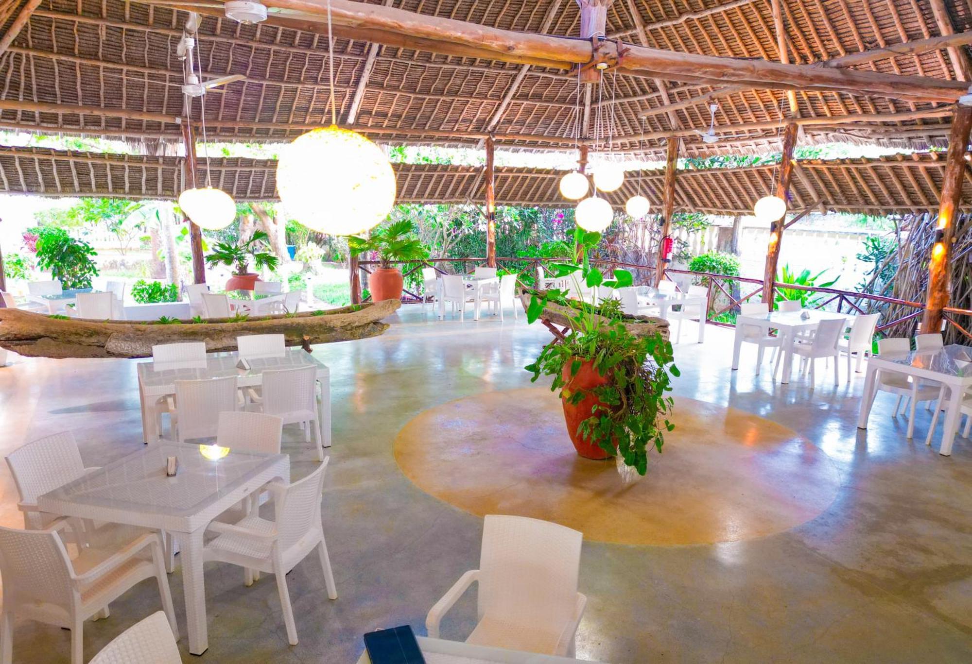 Maasai Resort Момбаса Экстерьер фото