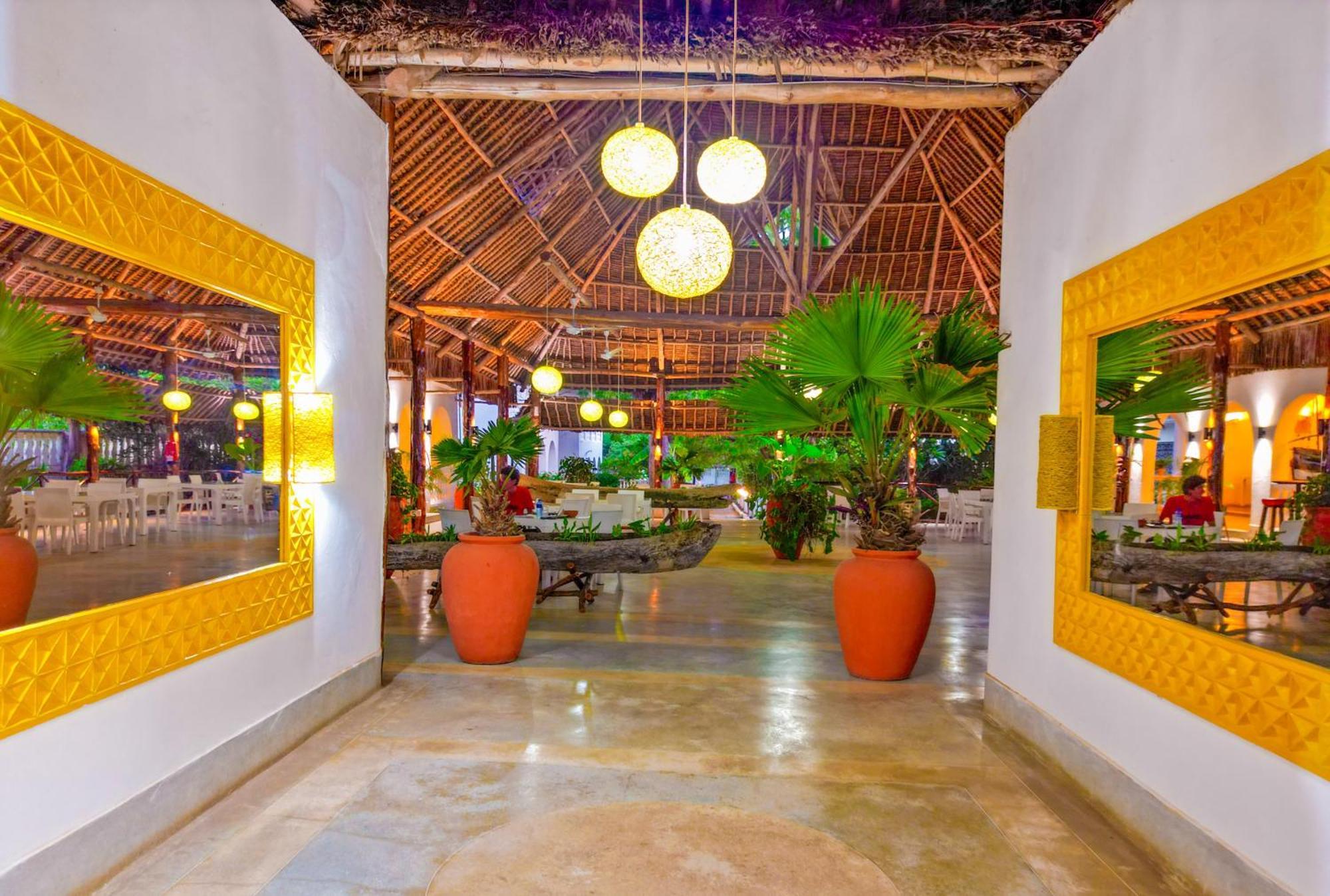 Maasai Resort Момбаса Экстерьер фото