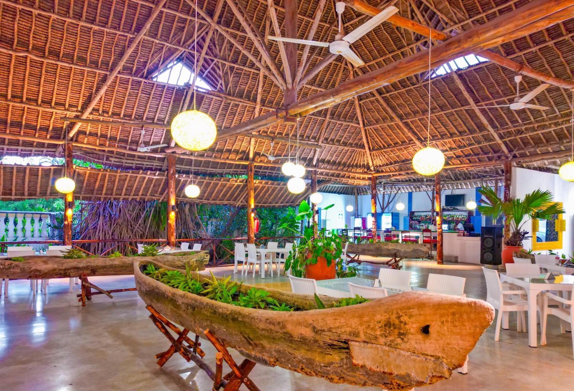 Maasai Resort Момбаса Экстерьер фото
