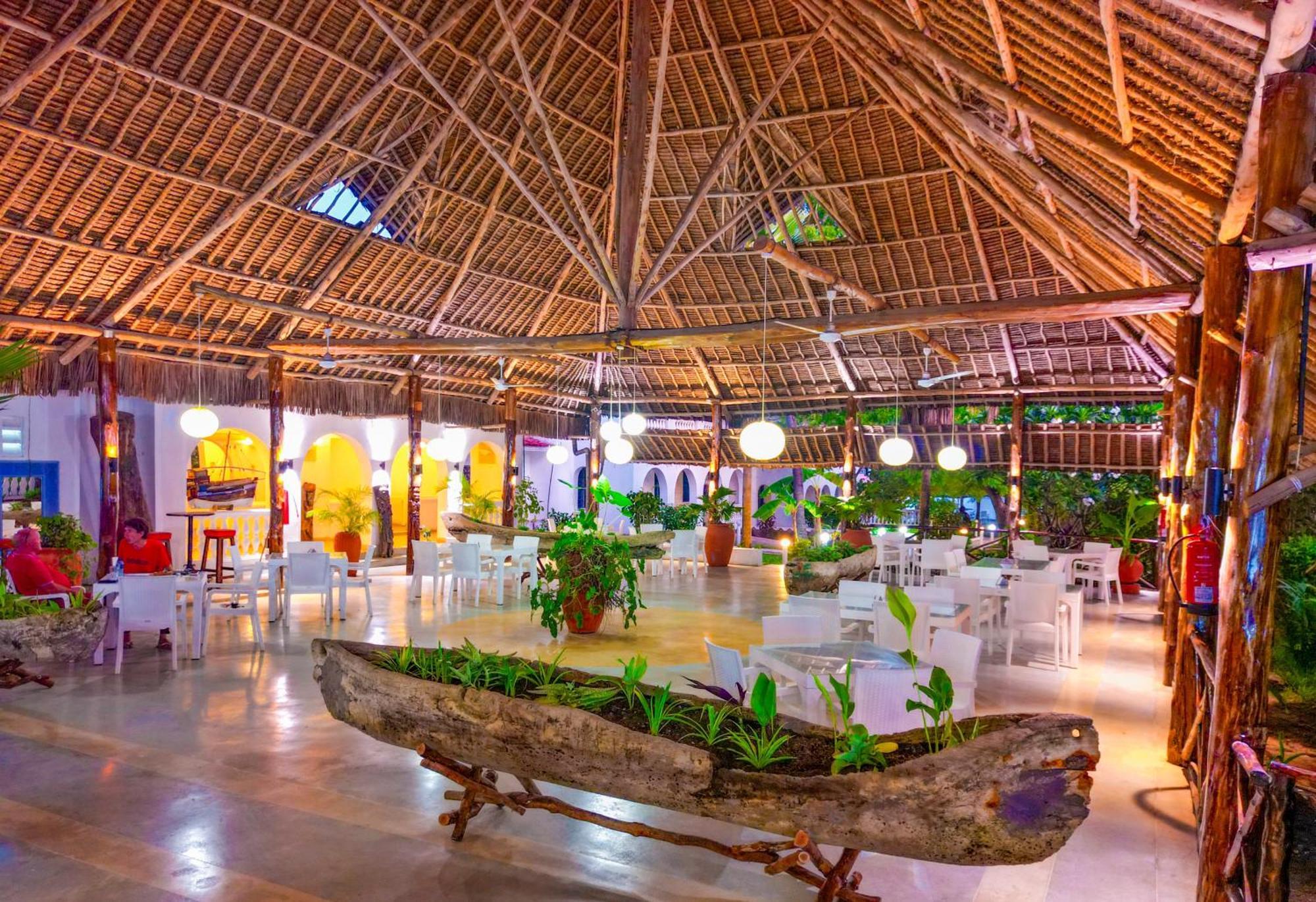 Maasai Resort Момбаса Экстерьер фото
