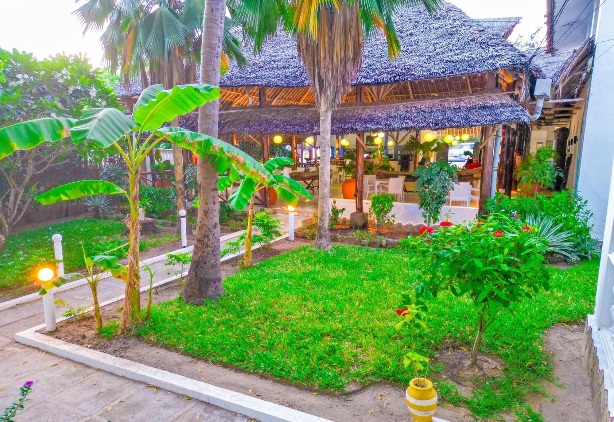Maasai Resort Момбаса Экстерьер фото